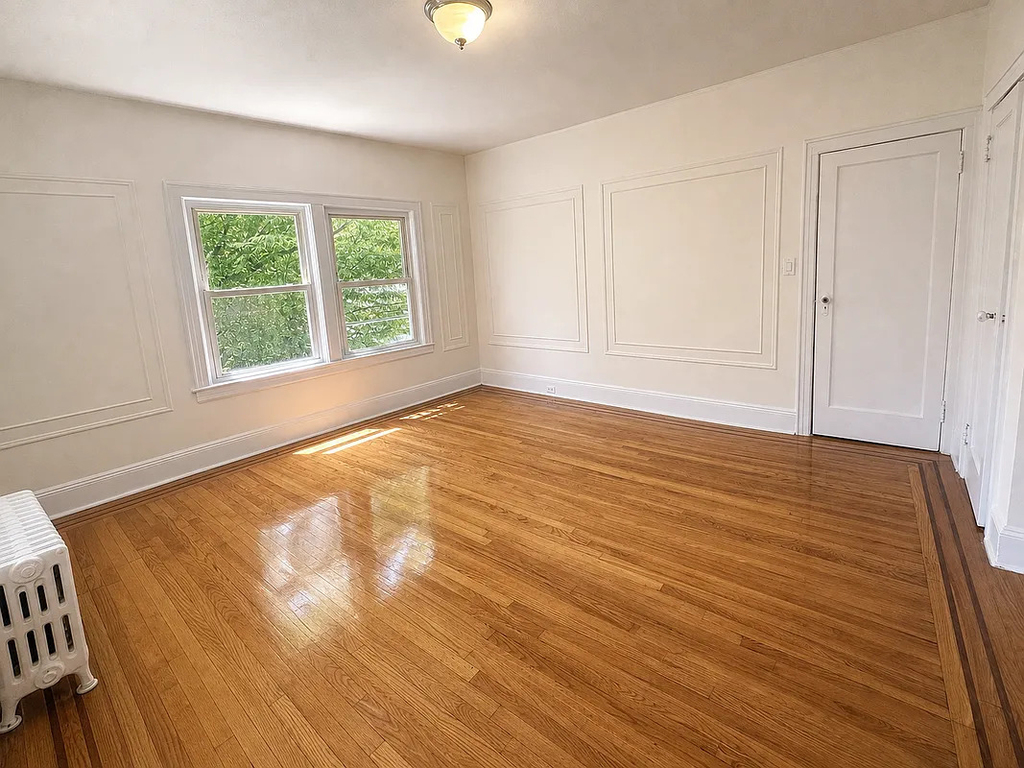 214-35 93rd Avenue - Photo 1