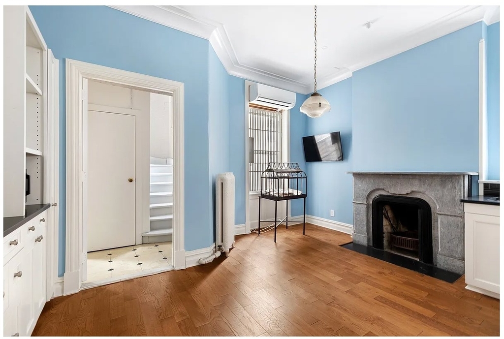 129 E 17th Street - Photo 6