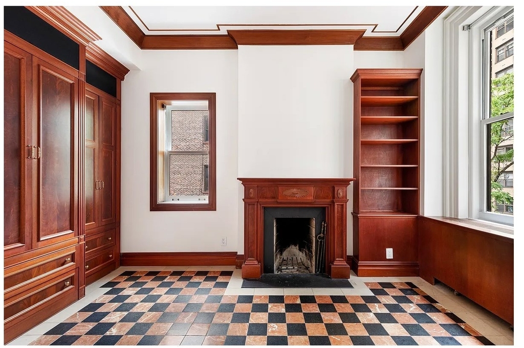 129 E 17th Street - Photo 8