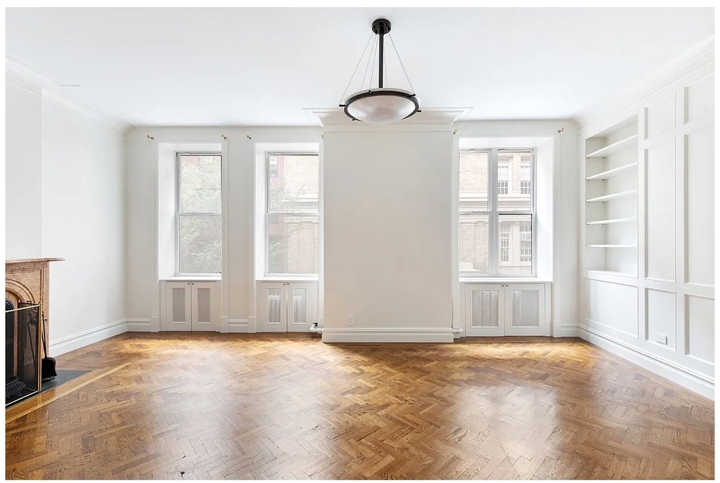 129 E 17th Street - Photo 1