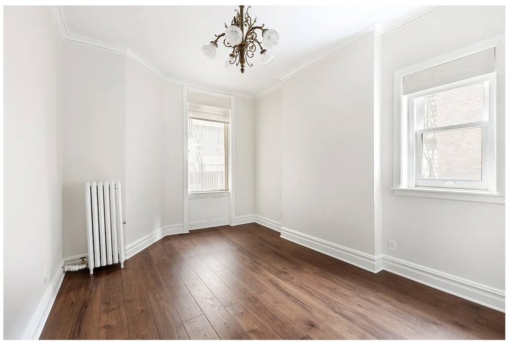 129 E 17th Street - Photo 17
