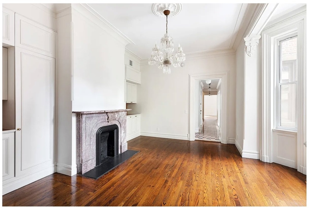 129 E 17th Street - Photo 4