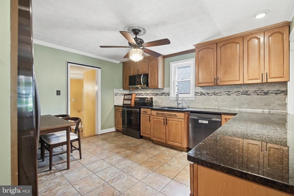21 Snellings Lane - Photo 8