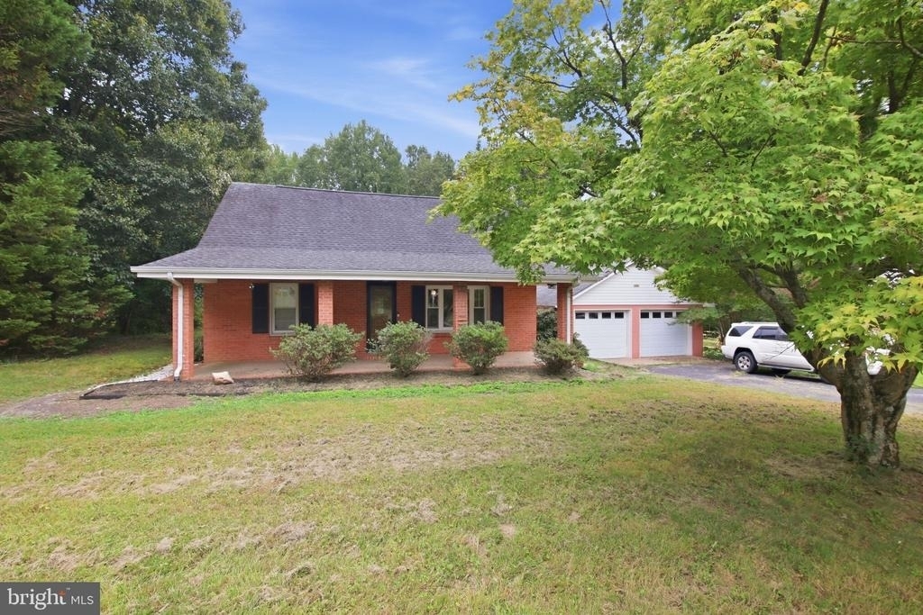 21 Snellings Lane - Photo 2