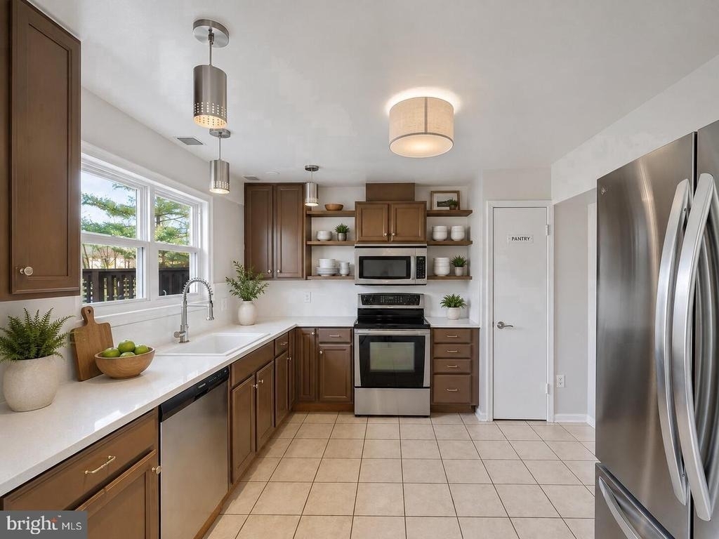 2904 Madeira Court - Photo 11