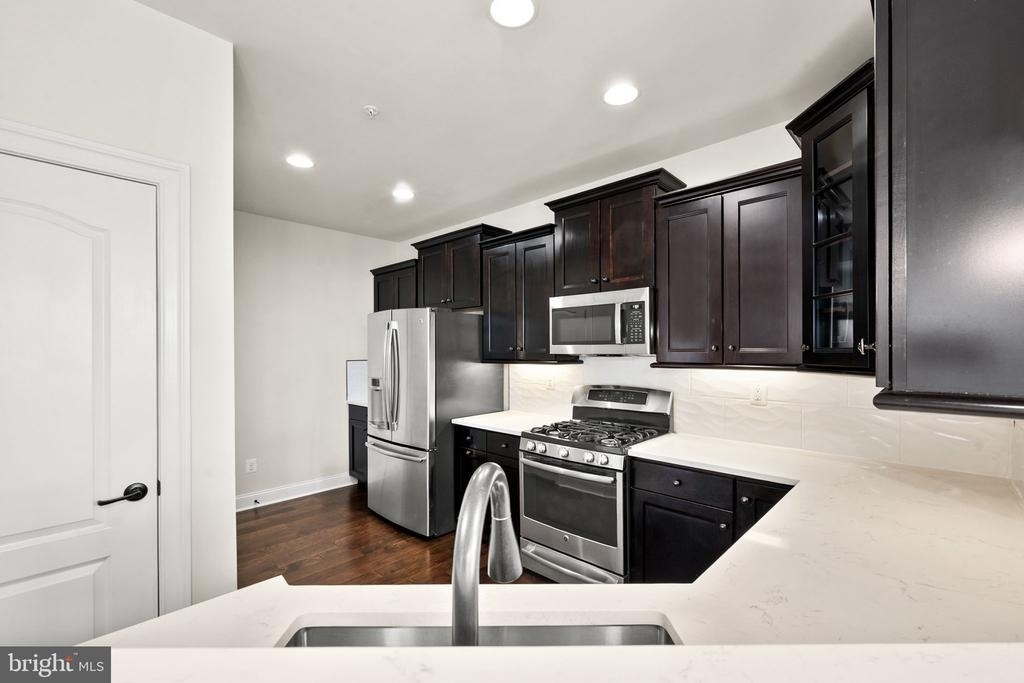 42572 Wildly Terrace - Photo 8