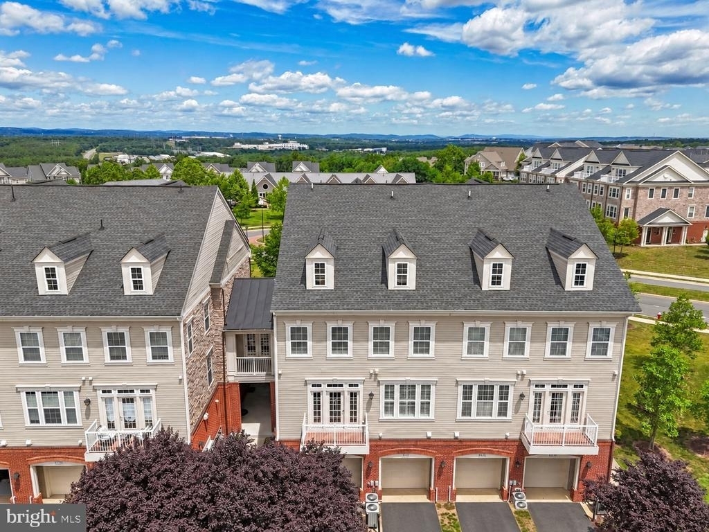 42572 Wildly Terrace - Photo 2