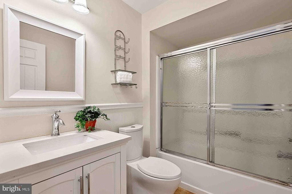 5704 Shadwell Court - Photo 23