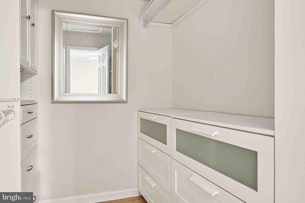 5704 Shadwell Court - Photo 16