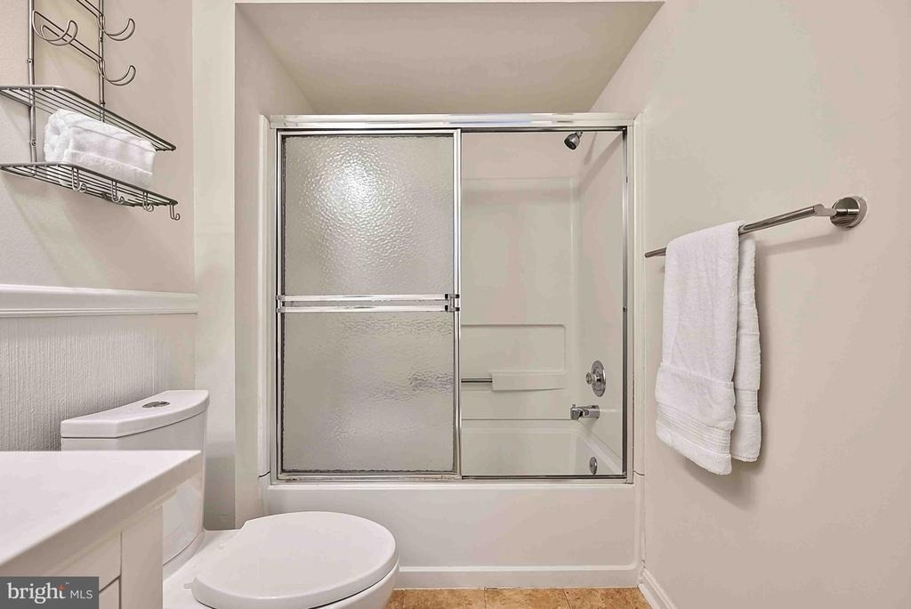 5704 Shadwell Court - Photo 22