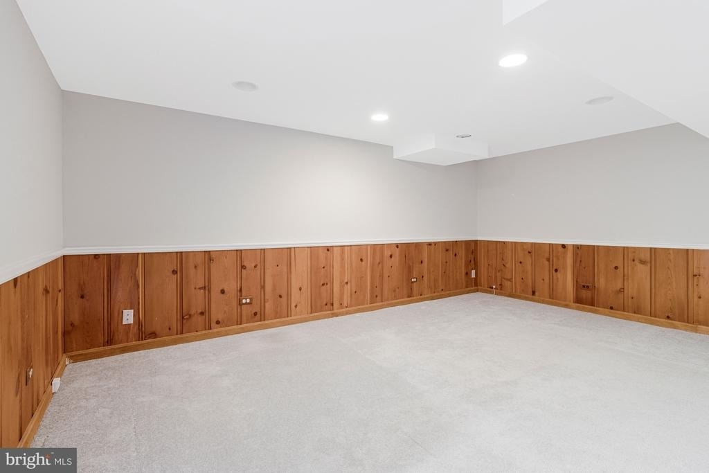 7025 Strathmore Street - Photo 46