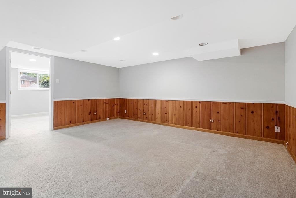 7025 Strathmore Street - Photo 43