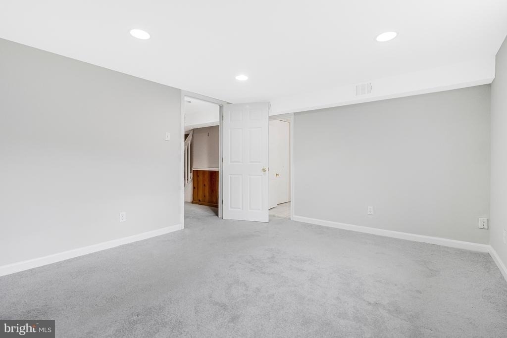 7025 Strathmore Street - Photo 18