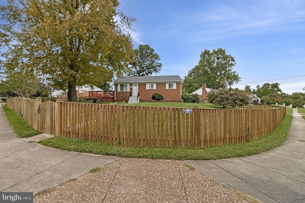 7025 Strathmore Street - Photo 9