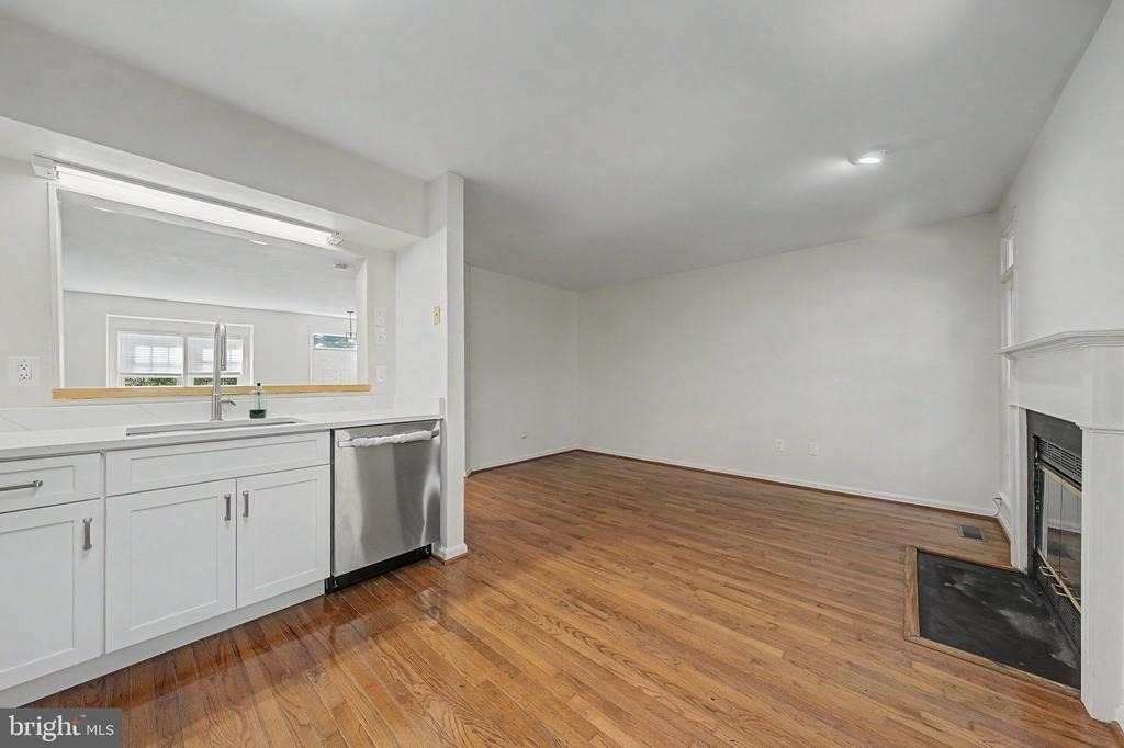 6941 Compton Lane - Photo 5