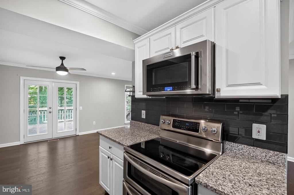 6176 Martins Landing Court - Photo 8