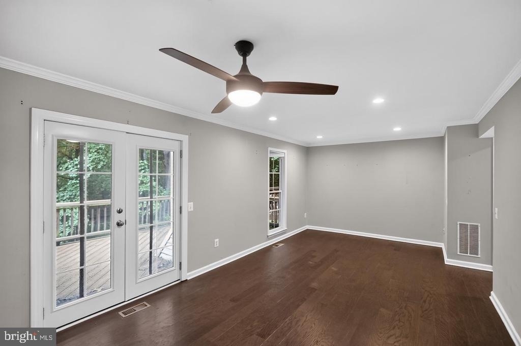 6176 Martins Landing Court - Photo 11