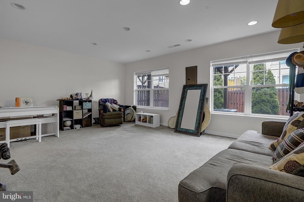 102 Gretchen Court - Photo 43