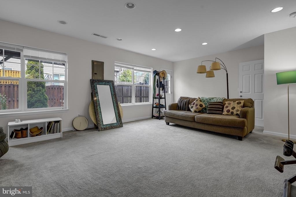 102 Gretchen Court - Photo 42