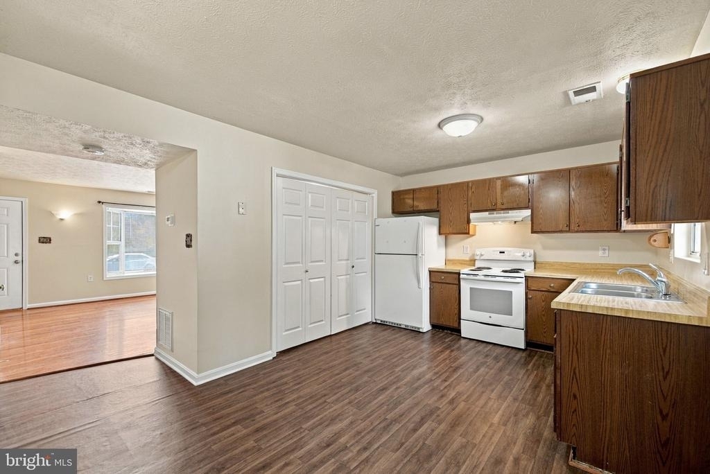 111 Nottoway Drive - Photo 10