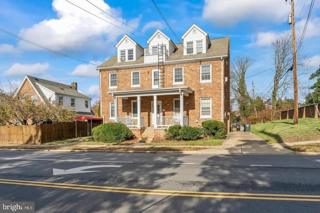 715 William Street - Photo 20