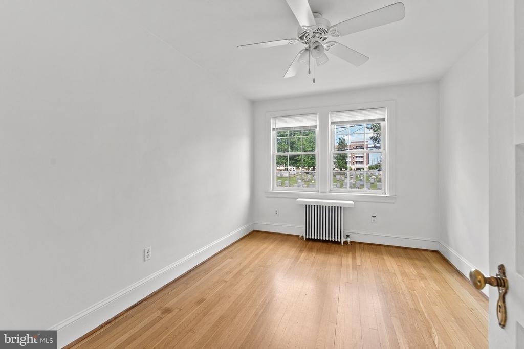 715 William Street - Photo 11