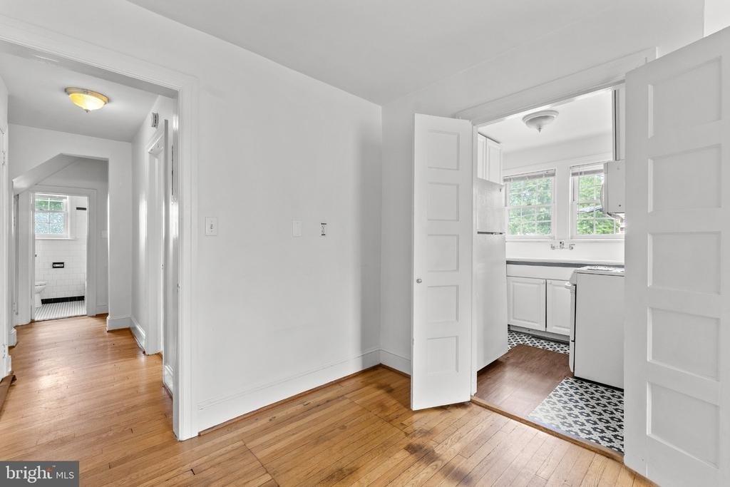 715 William Street - Photo 4