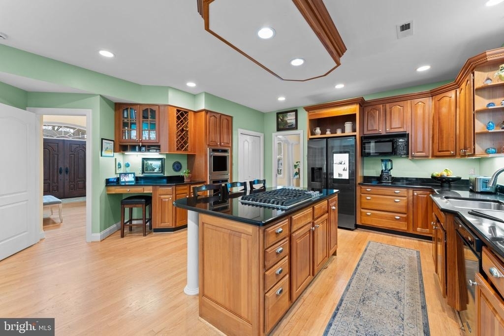 4304 Lorcom Lane - Photo 13