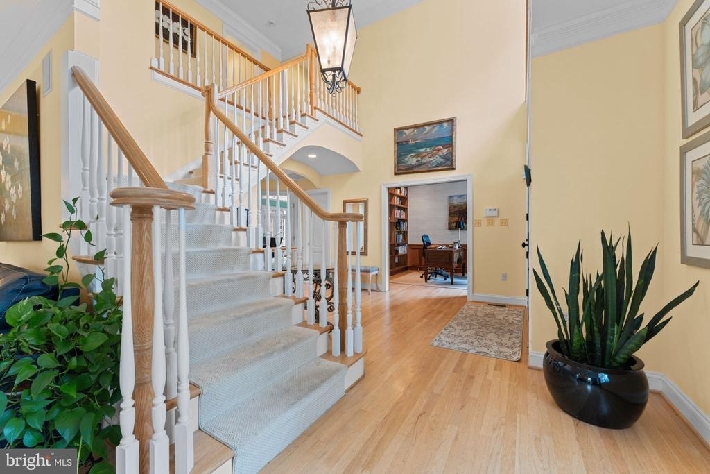 4304 Lorcom Lane - Photo 2