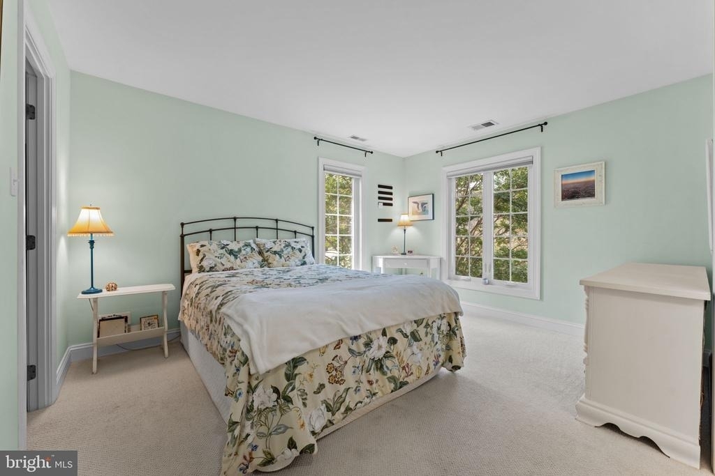 4304 Lorcom Lane - Photo 25