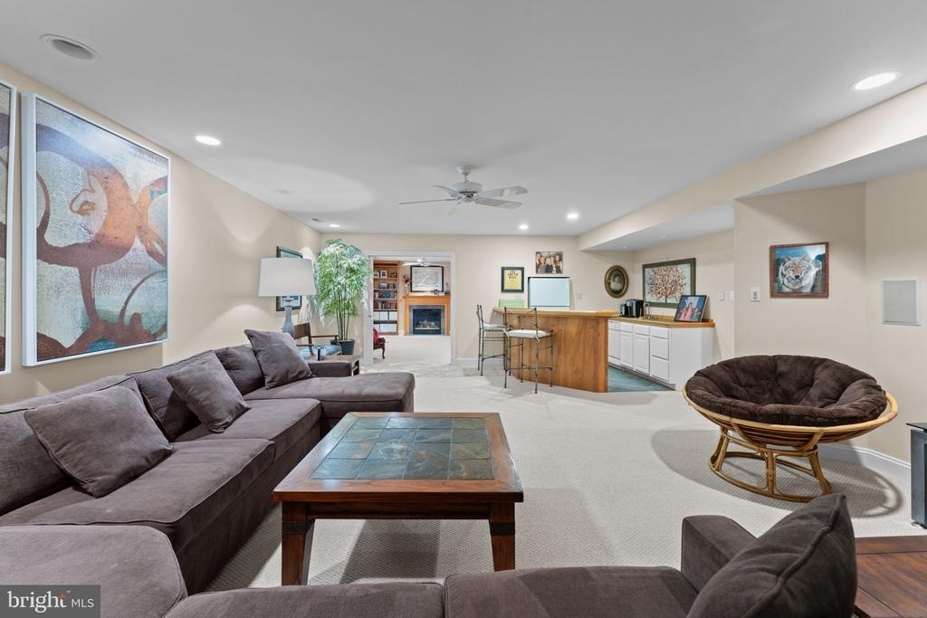 4304 Lorcom Lane - Photo 31