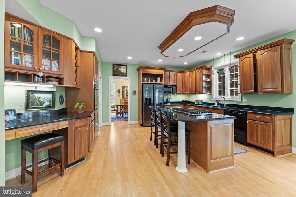 4304 Lorcom Lane - Photo 11