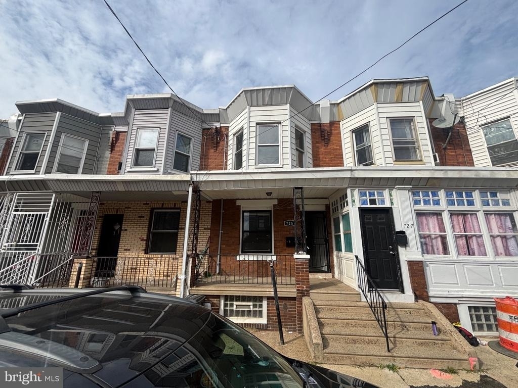 725 E Cornwall Street - Photo 0