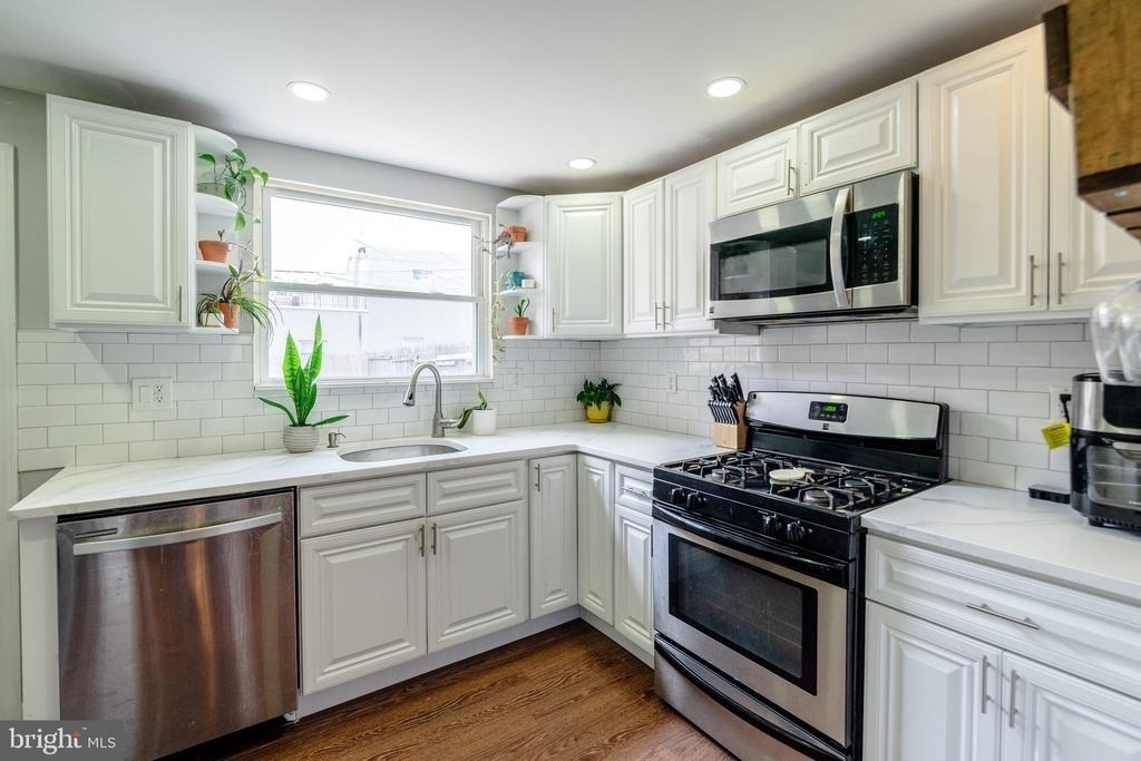 2627 E Thompson Street - Photo 8