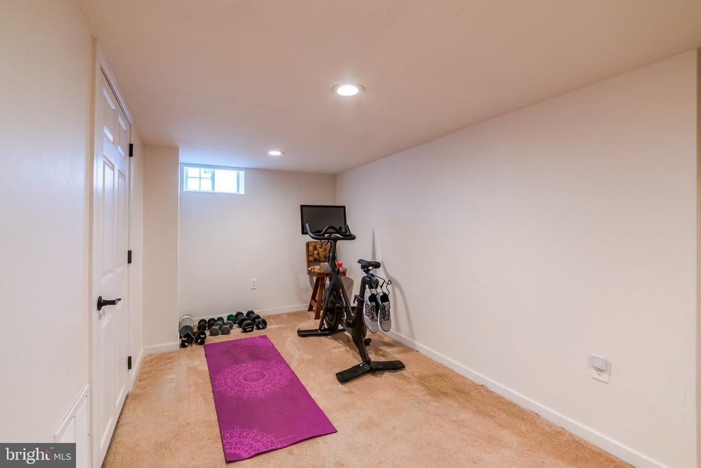 2627 E Thompson Street - Photo 18