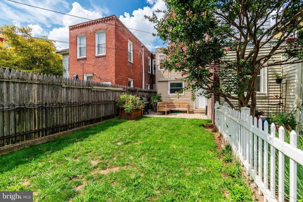 2627 E Thompson Street - Photo 23