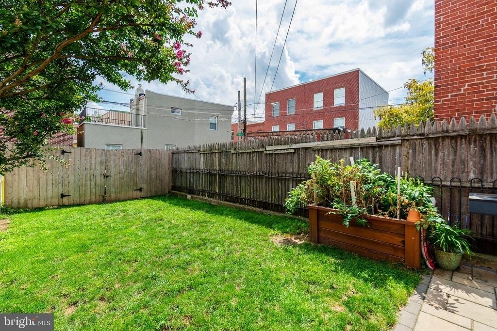 2627 E Thompson Street - Photo 21