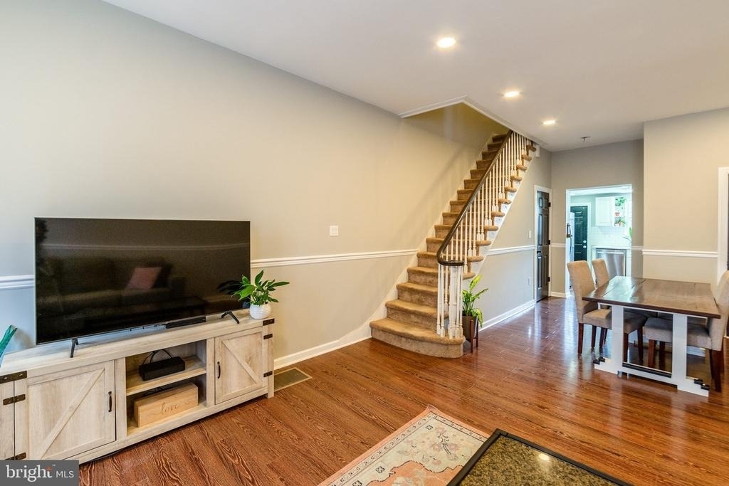 2627 E Thompson Street - Photo 1