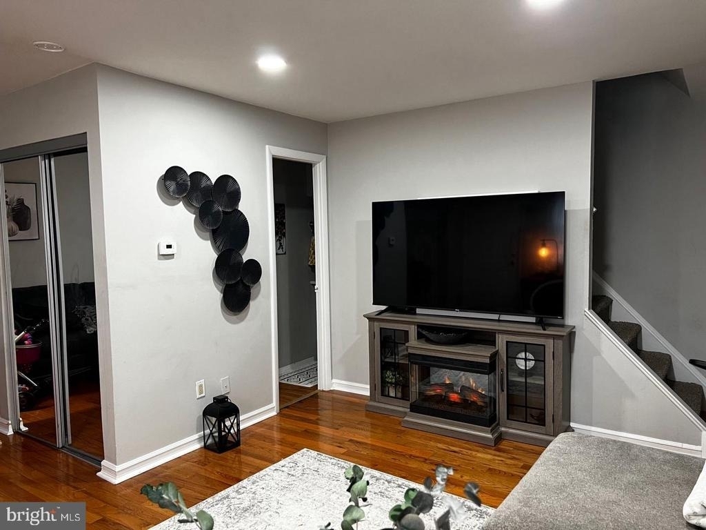 607 607 Edison Avenue - Photo 1
