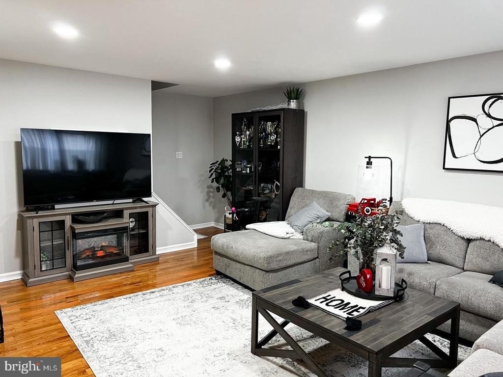 607 607 Edison Avenue - Photo 2