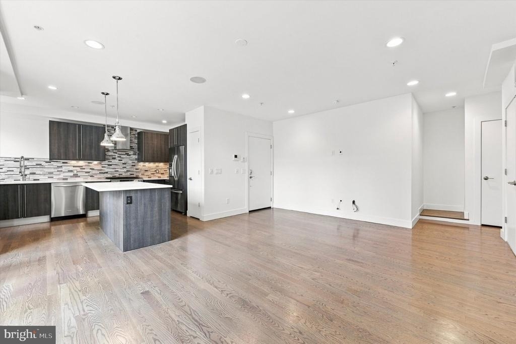 138-40 N Front Street - Photo 1