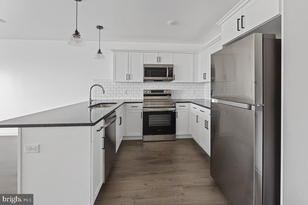 404 Fountain Street - Photo 1