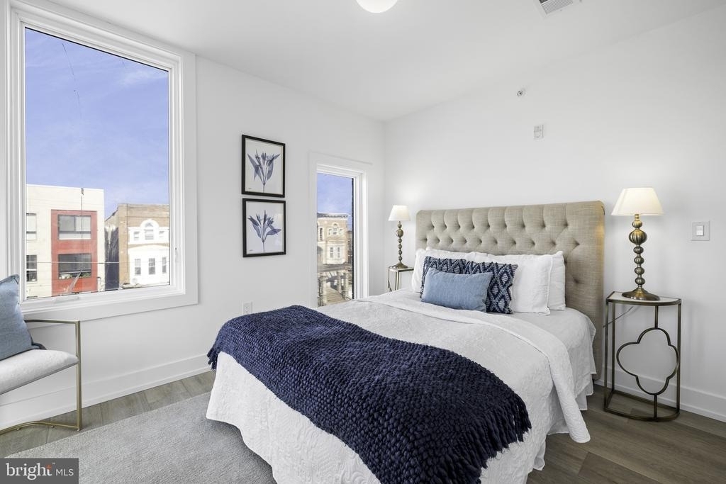 5200 Chester Avenue - Photo 5