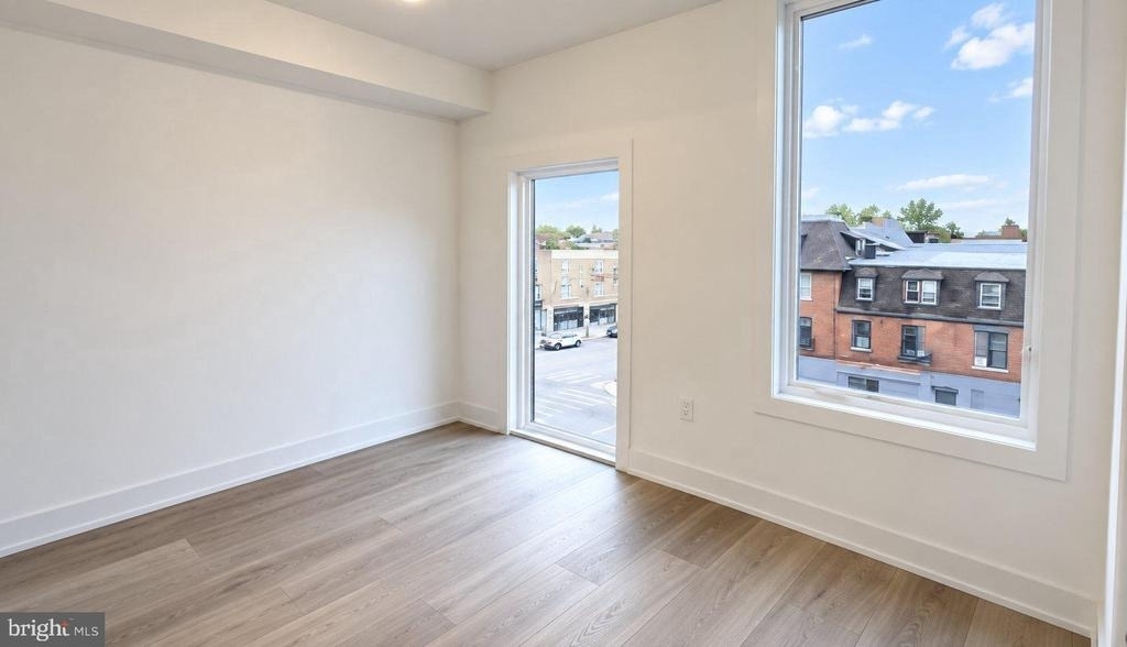 5200 Chester Avenue - Photo 3