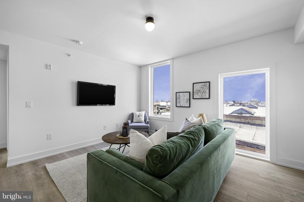 5200 Chester Avenue - Photo 7