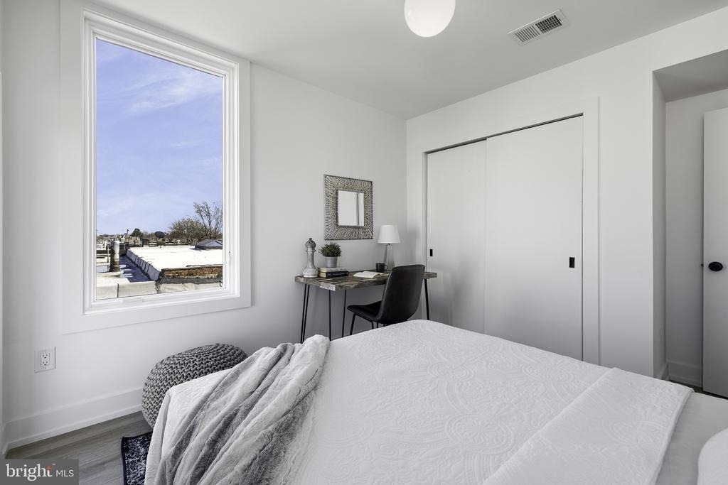 5200 Chester Avenue - Photo 15