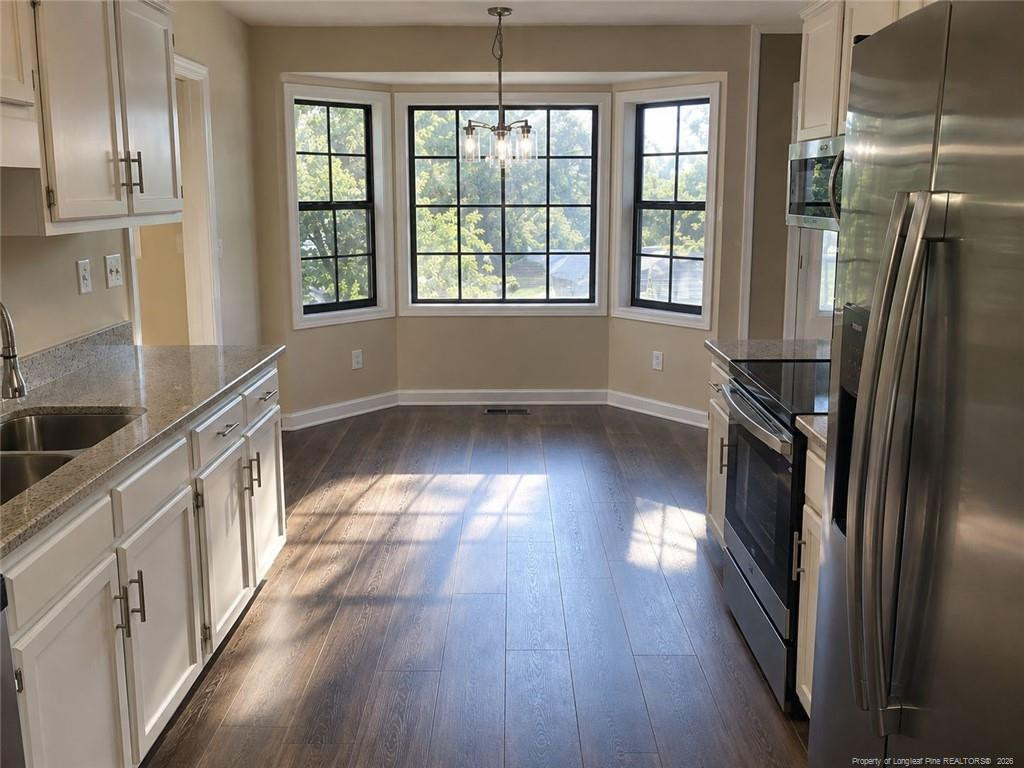 737 Maxine Street - Photo 8