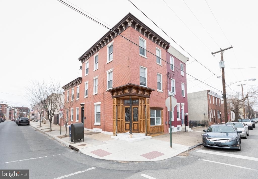 2434 E Dauphin Street - Photo 0