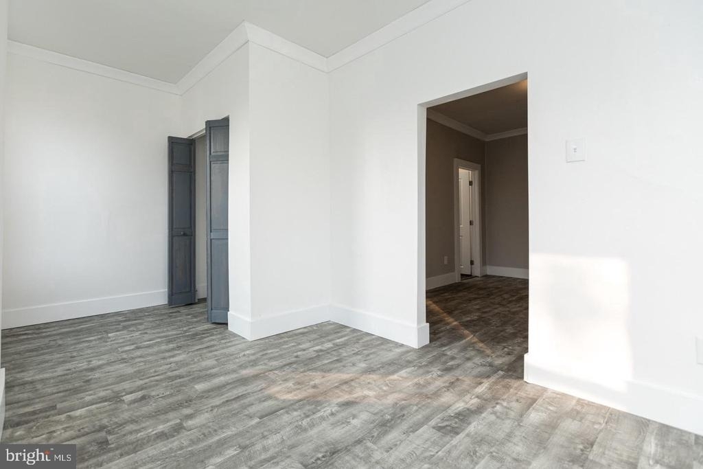2434 E Dauphin Street - Photo 8