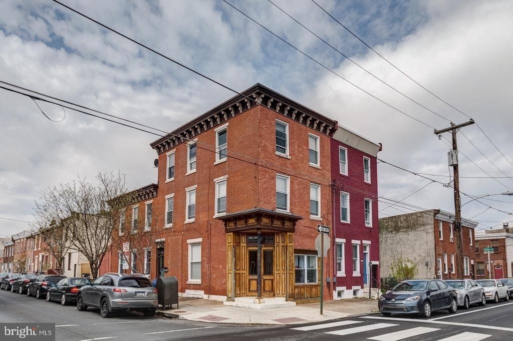 2434 E Dauphin Street - Photo 0